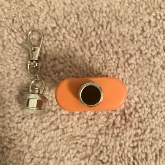 Two Mini Flask Keychains - Picture 5 of 5